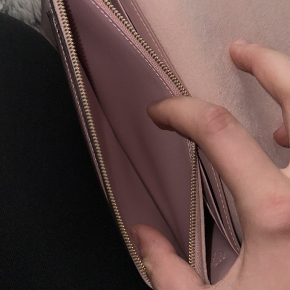 Louis Vuitton crossbody chain bag - Picture 14 of 14